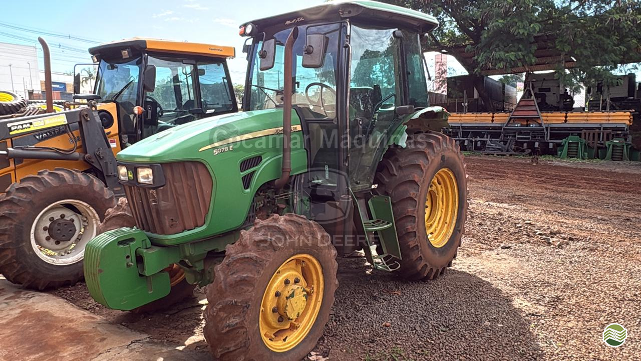 TRATOR JOHN DEERE JOHN DEERE 5078E Tração 4x4 Cocamar Máquinas - John Deere - Matriz MARINGA PARANÁ PR